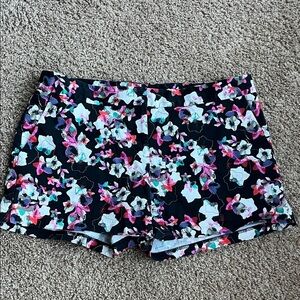 Express High Waist Floral Women's Shorts - Black and Pink